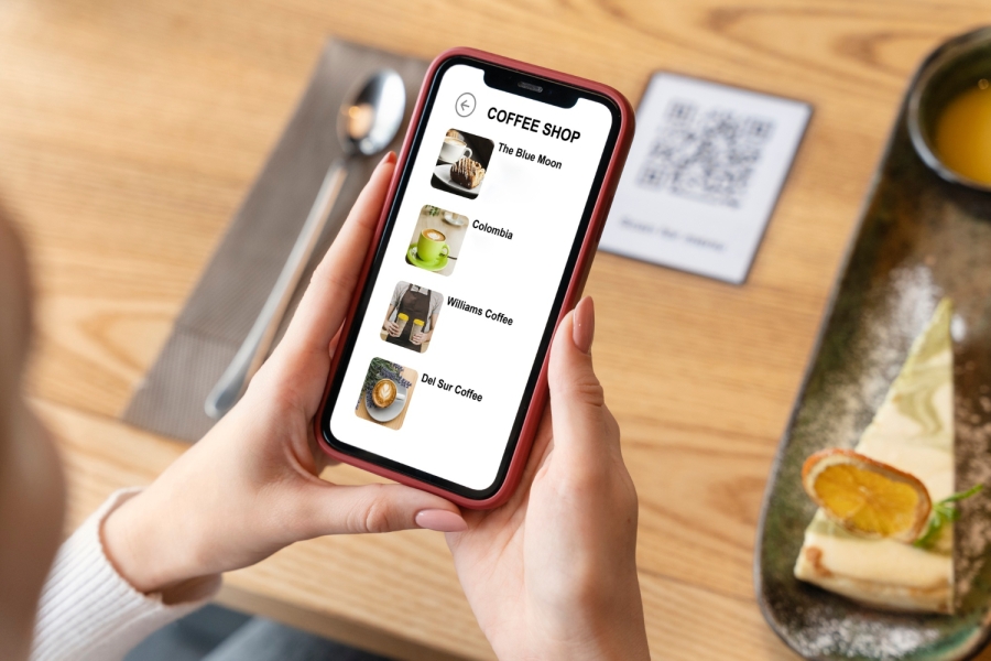 Creating a Memorable Dining Experience: How QR Souq Enhances Customer Satisfaction