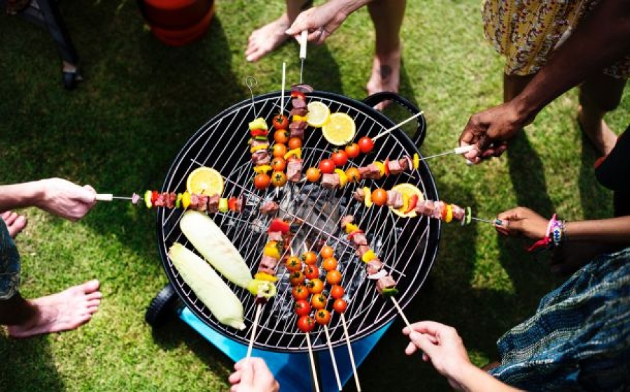 Tips for Planning a Successful BBQ Party: Menu Ideas and Decorations